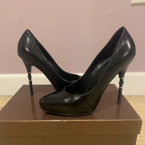 Gucci Shoes - Gucci black heel